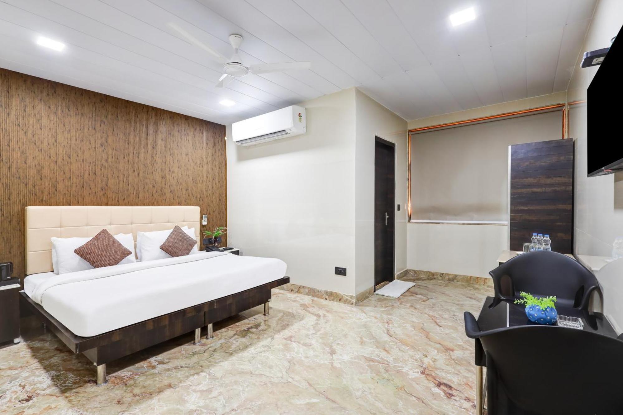דלהי Hotel Singh Palace מראה חיצוני תמונה
