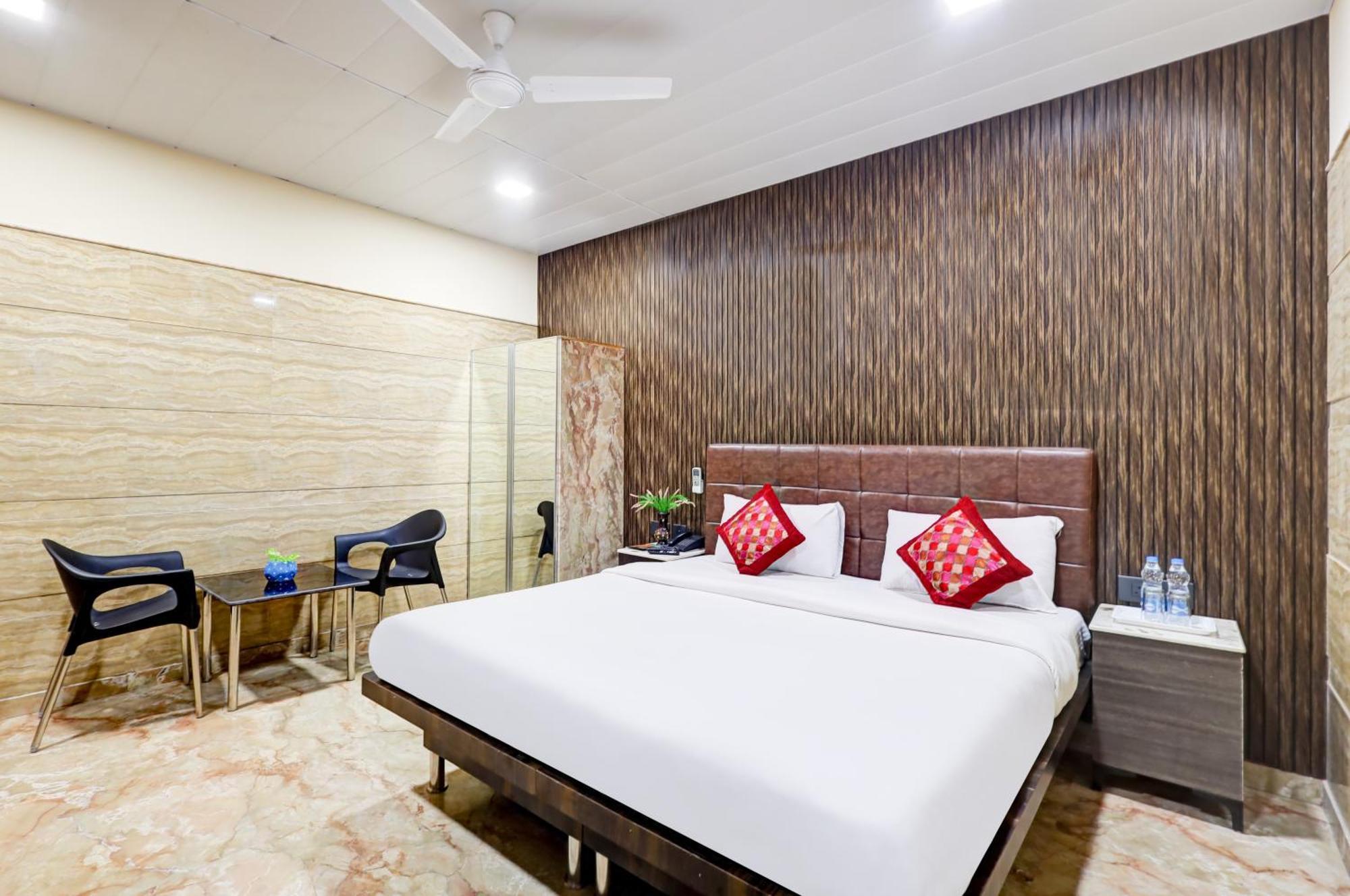 דלהי Hotel Singh Palace מראה חיצוני תמונה