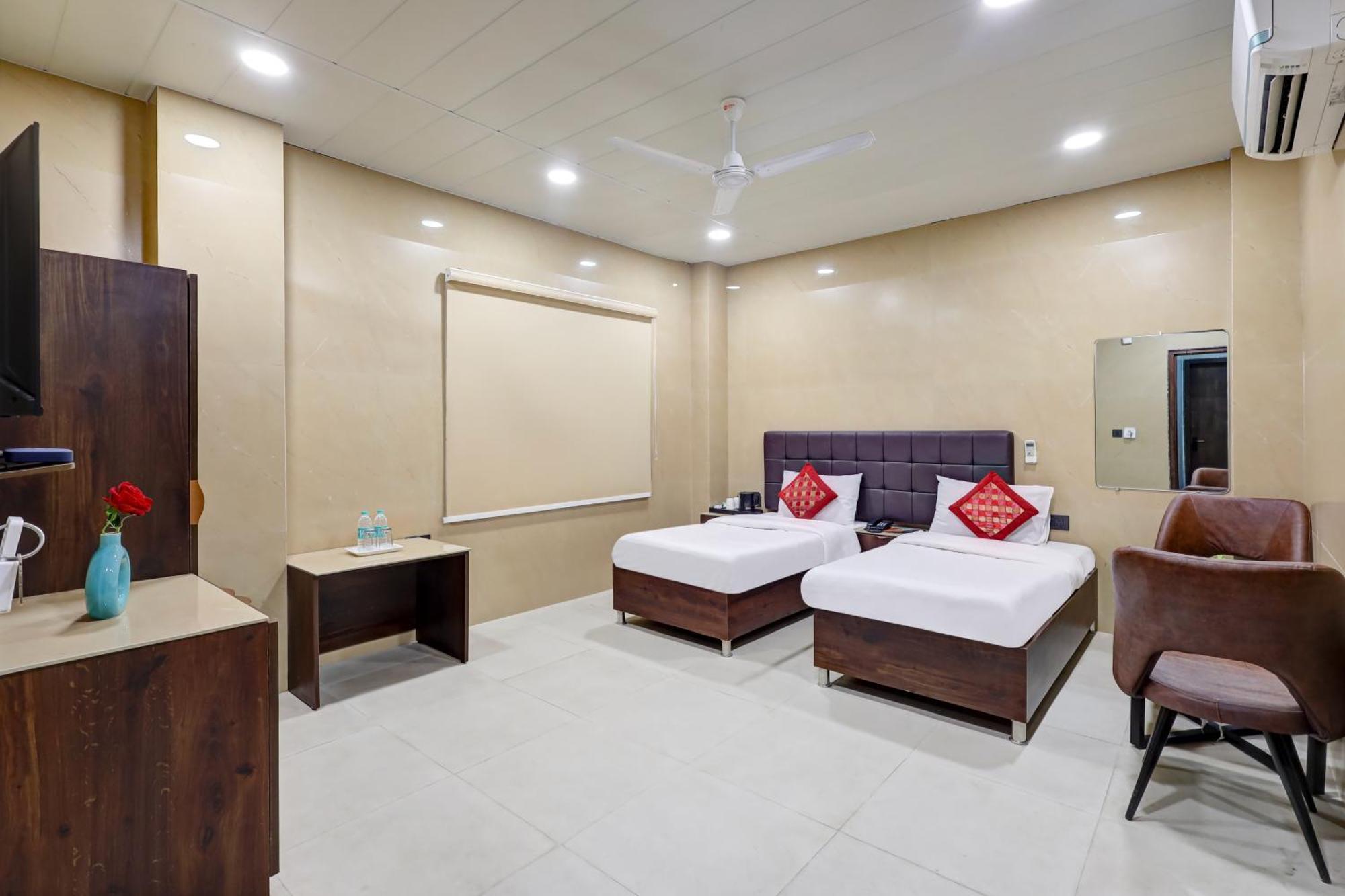 דלהי Hotel Singh Palace מראה חיצוני תמונה